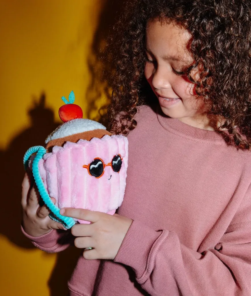 peluche-cherry-cake-enfants-3c2dea2c.webp