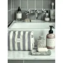 trousse-toilette-camila-navy-jean (1).webp