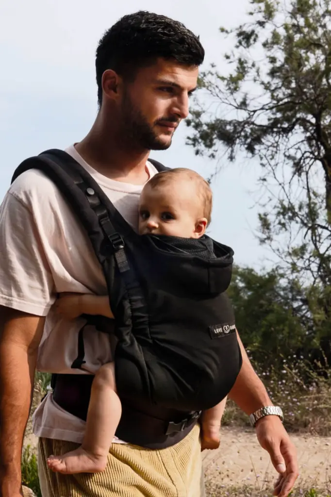 hoodiecarrier-2-black-forest (2).webp