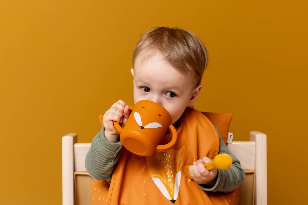 Gobelet d'apprentissage en silicone bec verseur Mr Fox - Trixie ★