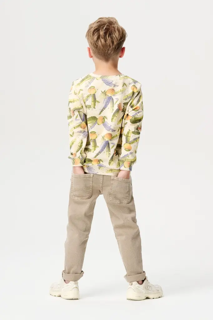 5521113_P961_IMAGE_MODEL_BACK.webp