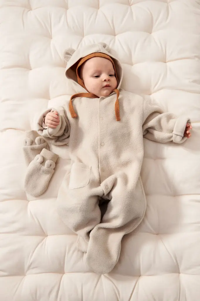 Magnolia_Baby_Jumpsuit_LW19140_1803_Silver_lining_1.webp