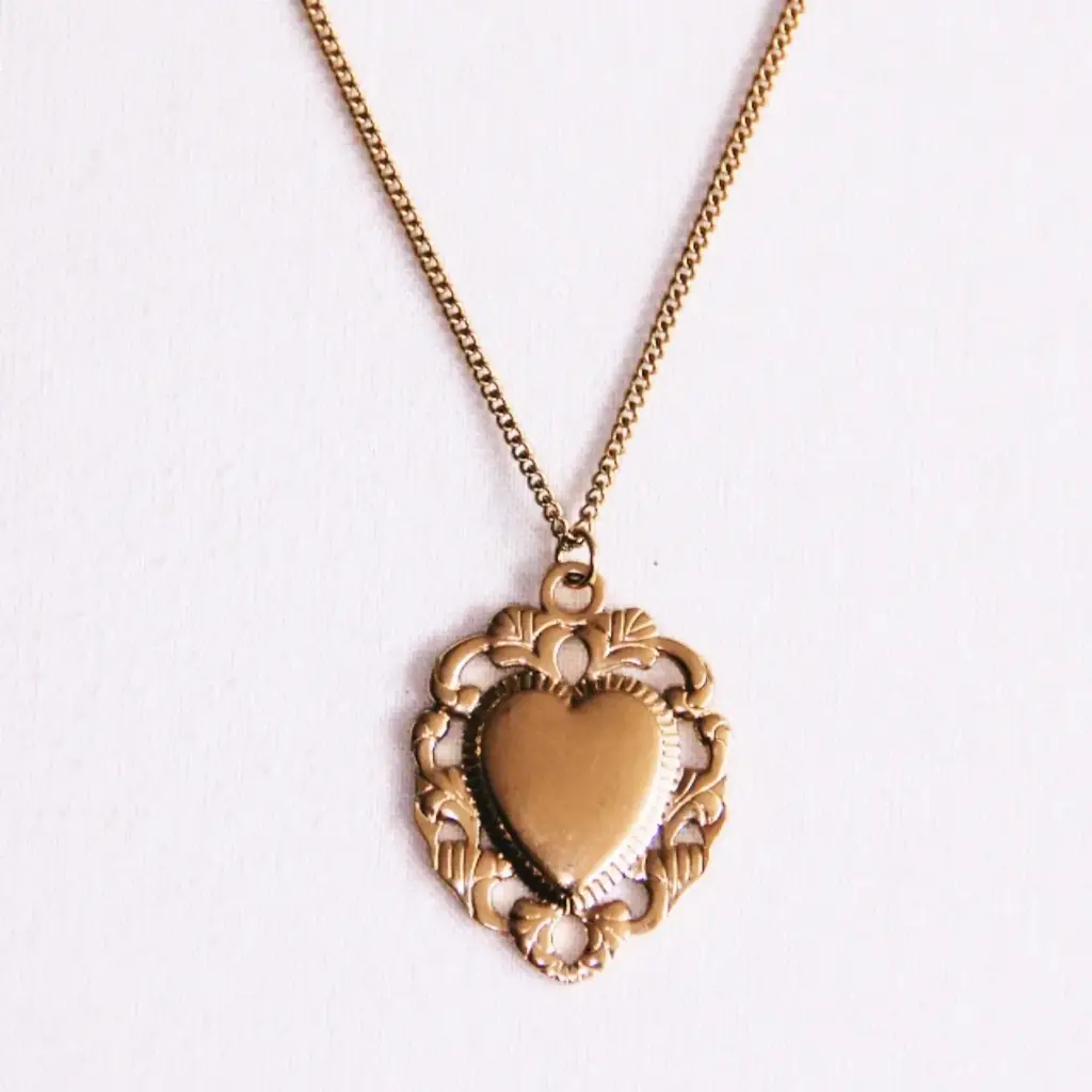 Fijne ketting met barok hartje - Bazou