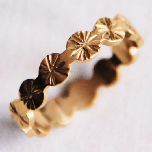 Bague en acier inoxydable avec imprimé fantaisie doré - Bazou