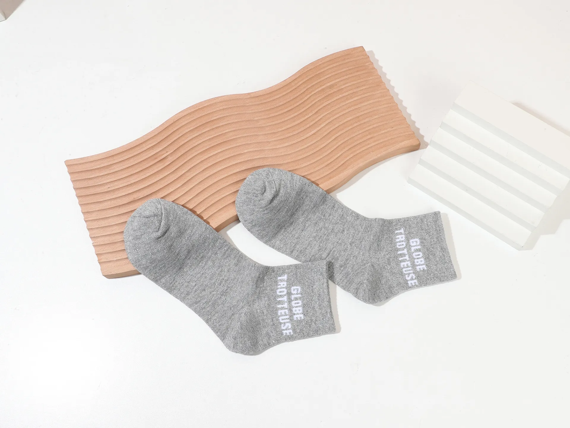 Glitter Socks Globe Trotteuse - Inès Delaure